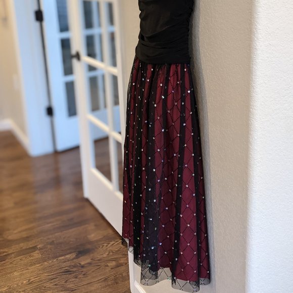 Dressy Evening Event Mid Calf Glittery - Picture 4 of 6